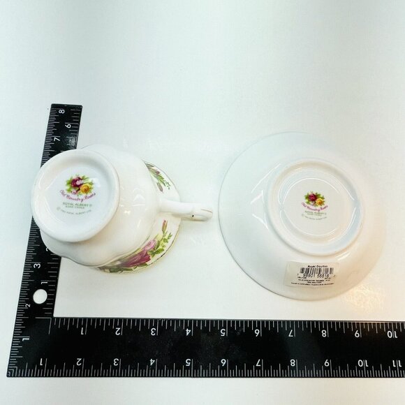 Royal Albert OLD COUNTRY Roses Cup &Saucer Set Porcelain Fine Bone China England - Picture 11 of 16